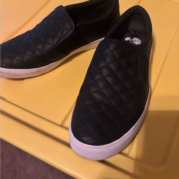 Black Guess Casual Ladies Loafers - Picture 4 of 4